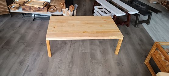 Klub sto Elegant masiv bor