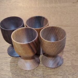 Čaša za  jaje orah/maslina