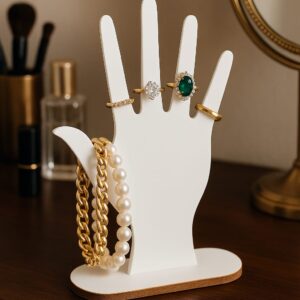 Dekorativna ruka za nakit